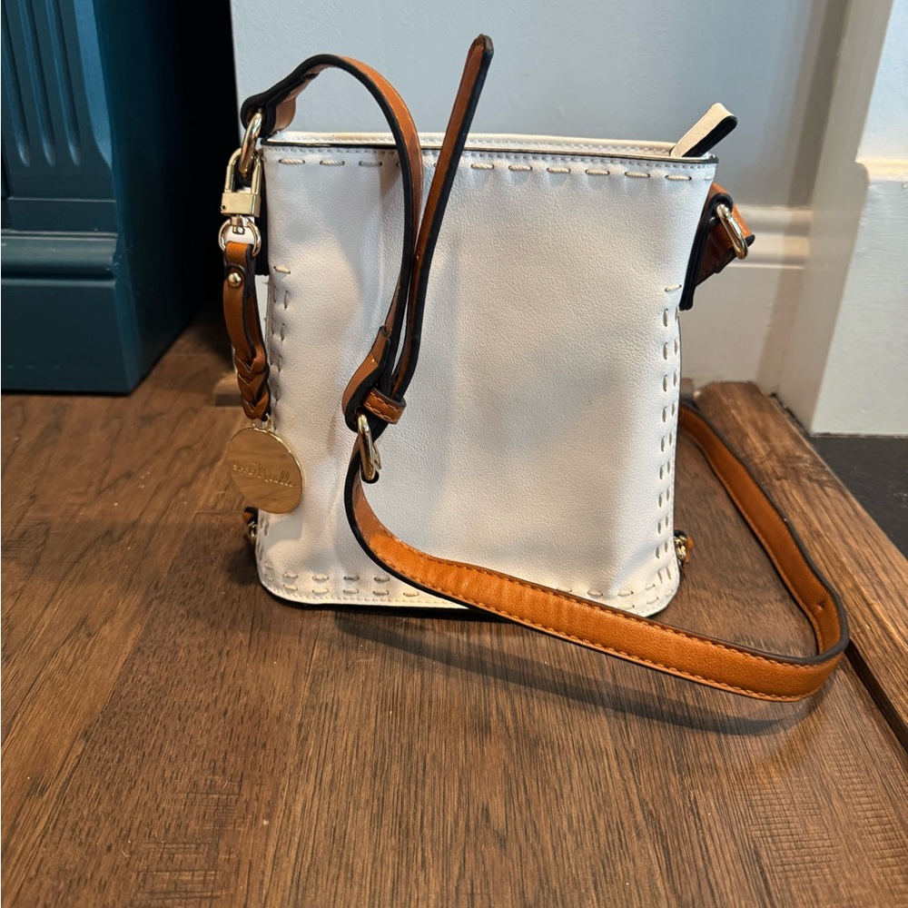 Simply Noelle White and Tan Crossbody Bag